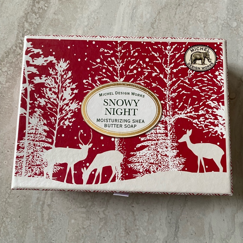 Snowy Night Moisturizing Shea Butter Soap - Red
